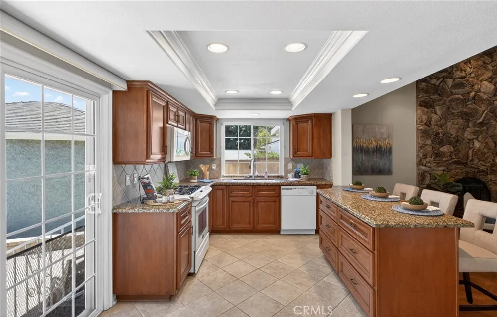 2722 185th Street Redondo Beach, CA 90278