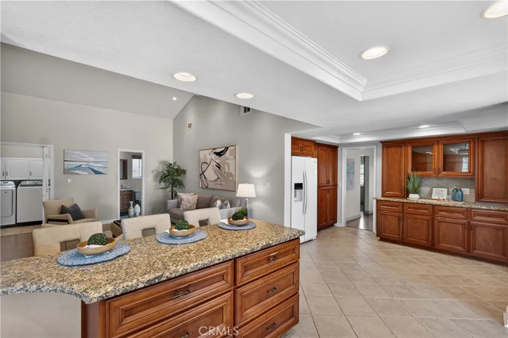 2722 185th Street Redondo Beach, CA 90278