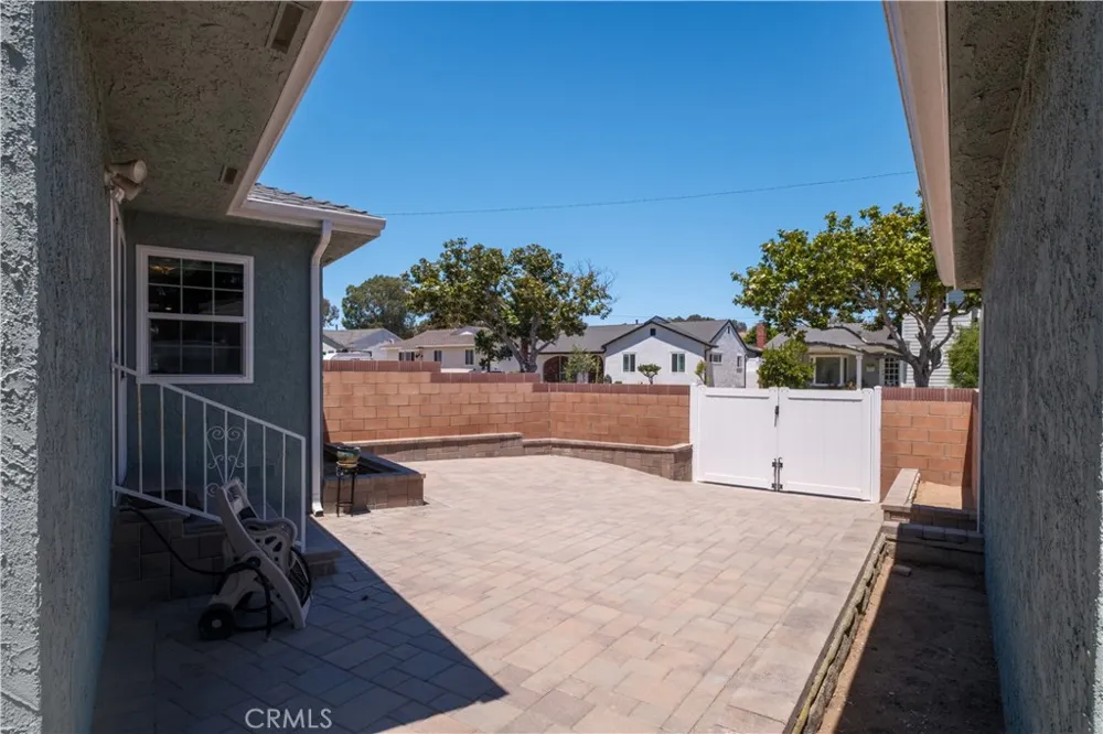 2722 185th Street Redondo Beach, CA 90278