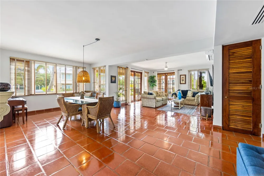 E LAKESIDE VILLAS #1 Vega Alta, PR 00692