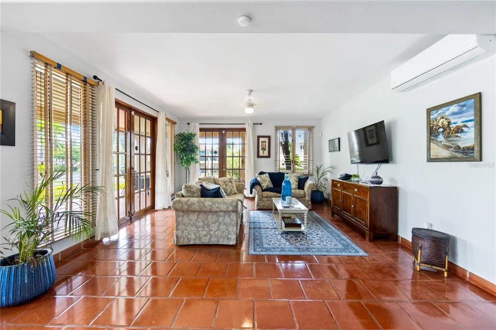 E LAKESIDE VILLAS #1 Vega Alta, PR 00692