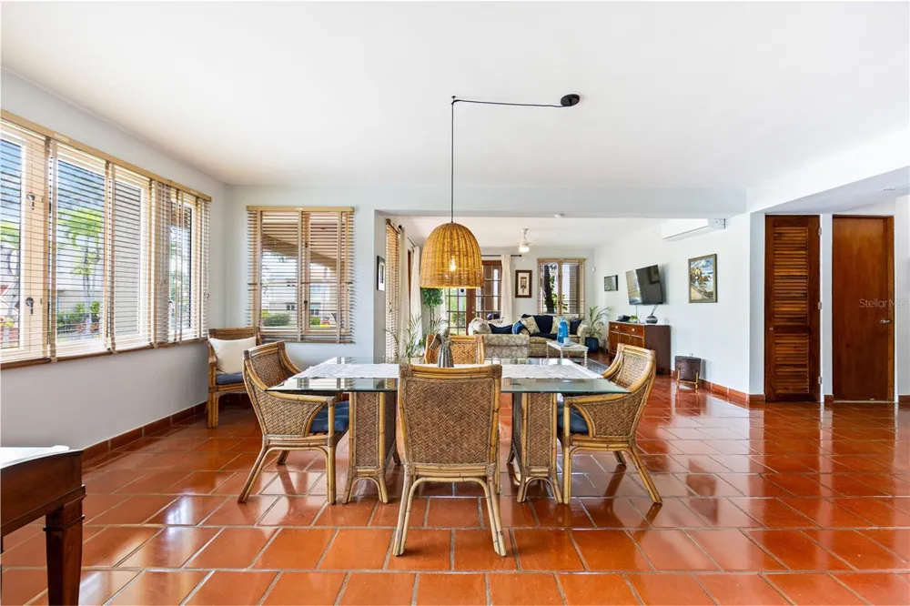 E LAKESIDE VILLAS #1 Vega Alta, PR 00692