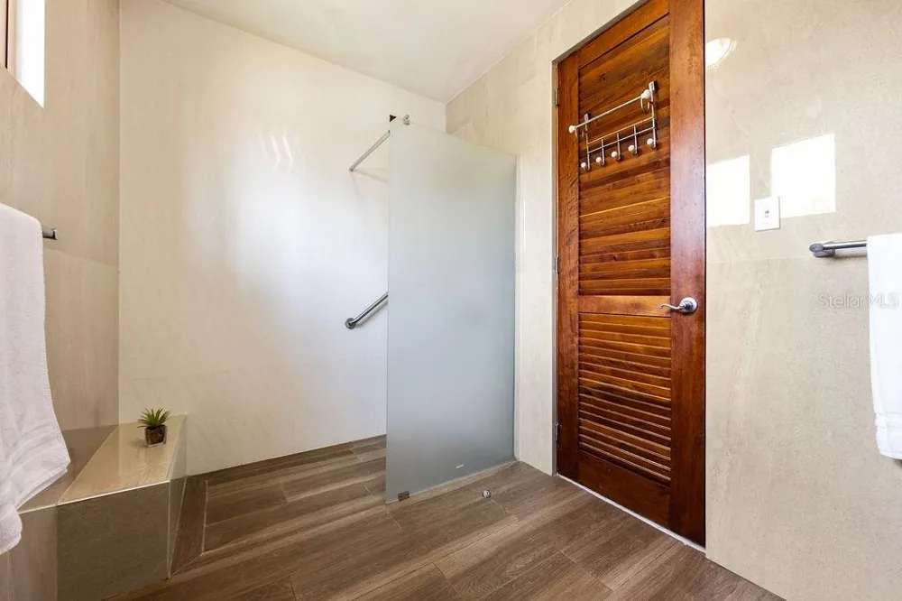 E LAKESIDE VILLAS #1 Vega Alta, PR 00692