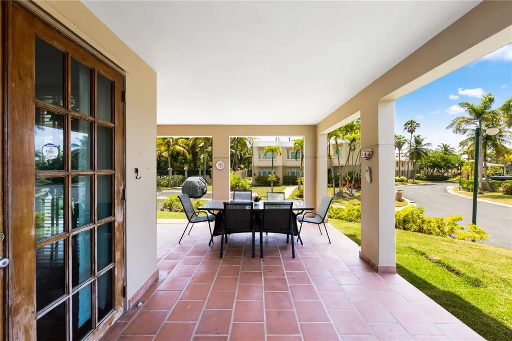E LAKESIDE VILLAS #1 Vega Alta, PR 00692