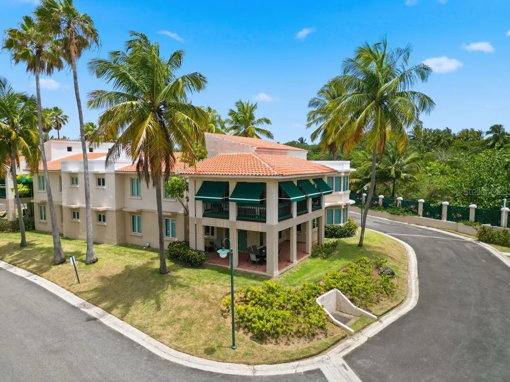 E LAKESIDE VILLAS #1 Vega Alta, PR 00692