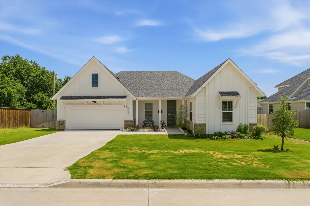 411 W Harwood Road Euless, TX 76039