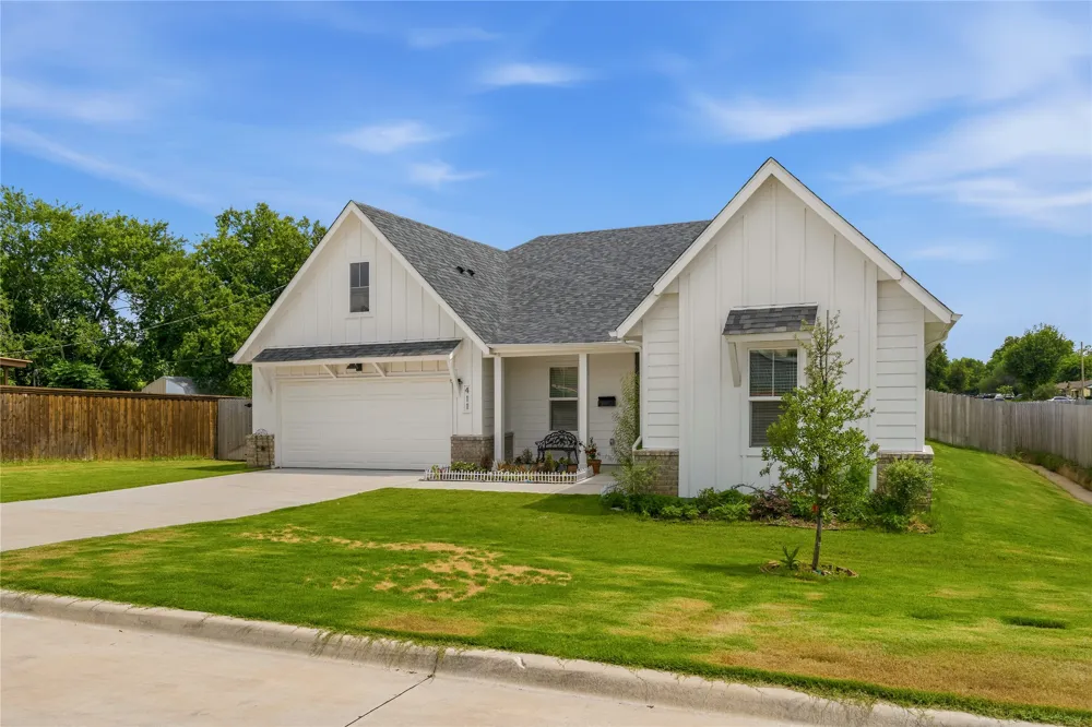 411 W Harwood Road Euless, TX 76039