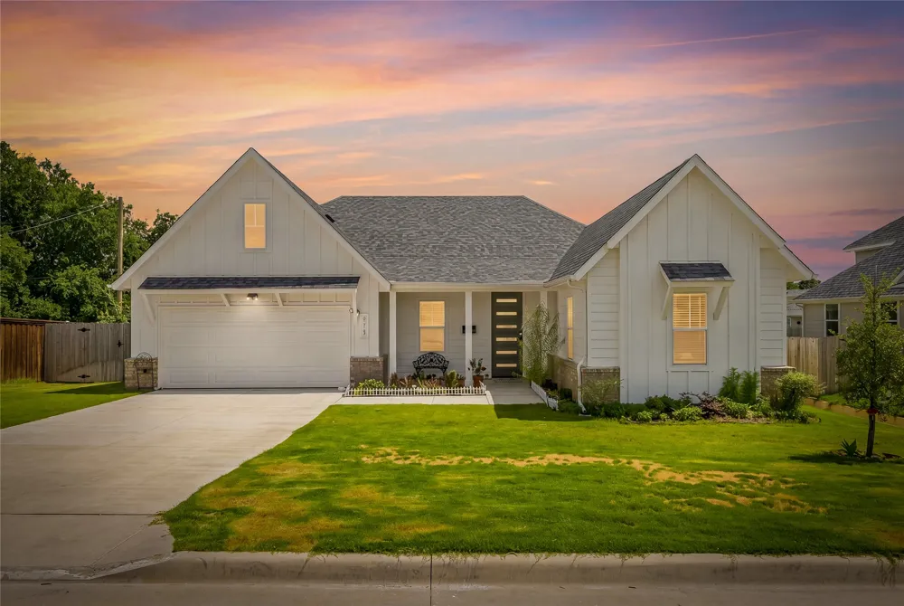 411 W Harwood Road Euless, TX 76039
