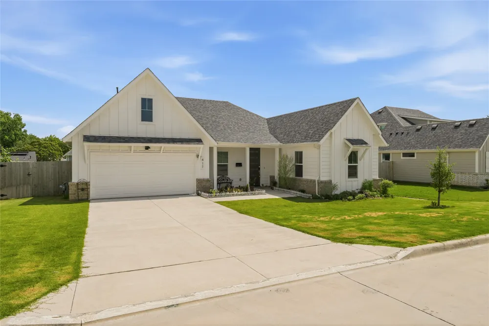 411 W Harwood Road Euless, TX 76039