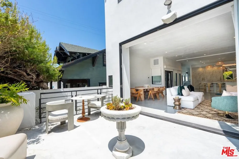 15 Reef Street Marina del Rey, CA 90292