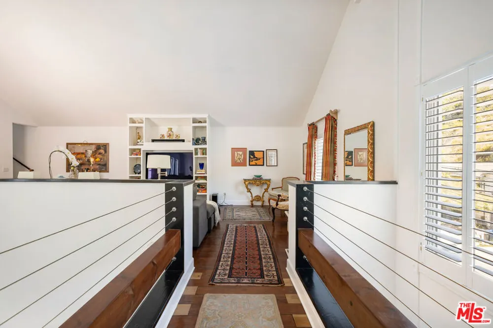 1647 Beverly Glen Boulevard Los Angeles, CA 90077