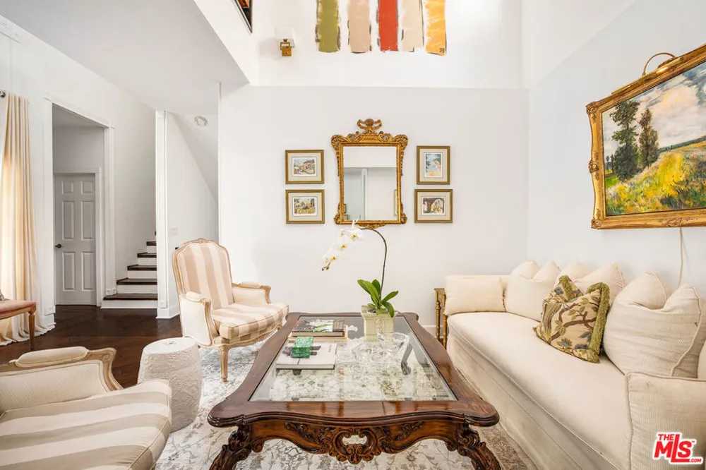 1647 Beverly Glen Boulevard Los Angeles, CA 90077