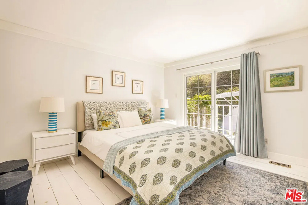 1647 Beverly Glen Boulevard Los Angeles, CA 90077