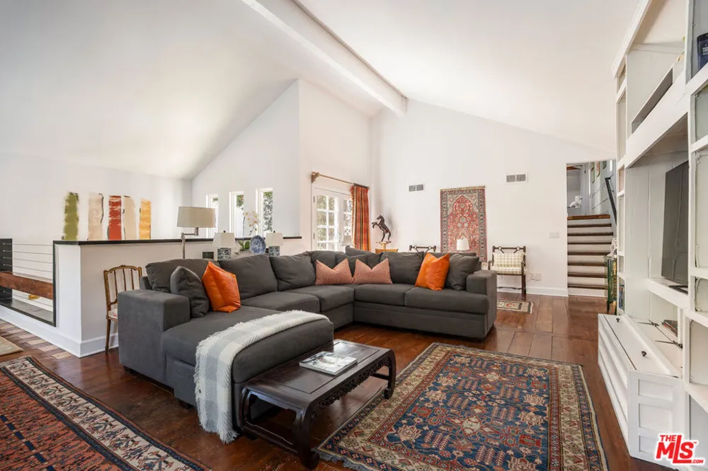 1647 Beverly Glen Boulevard Los Angeles, CA 90077