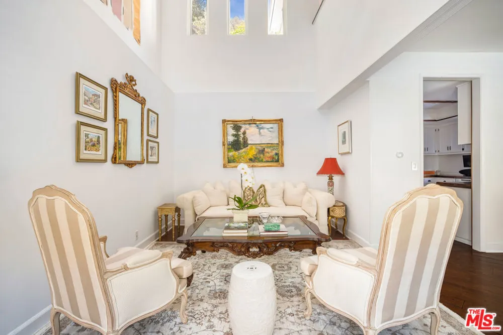 1647 Beverly Glen Boulevard Los Angeles, CA 90077
