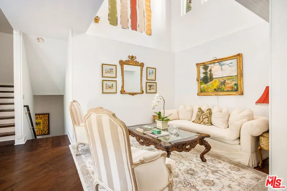 1647 Beverly Glen Boulevard Los Angeles, CA 90077