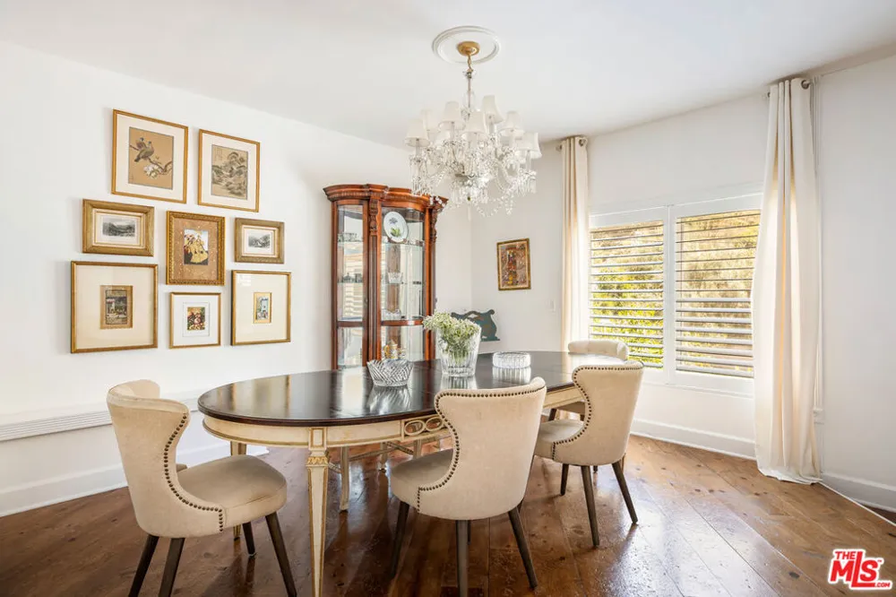 1647 Beverly Glen Boulevard Los Angeles, CA 90077
