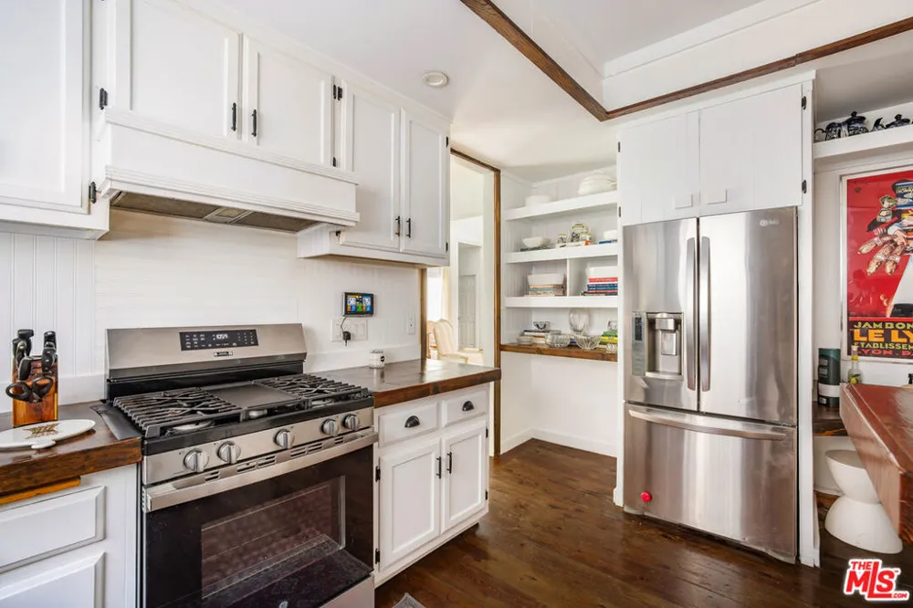 1647 Beverly Glen Boulevard Los Angeles, CA 90077