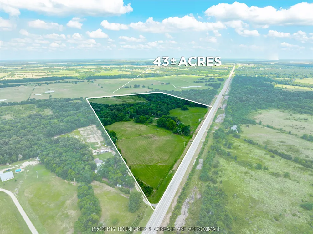 9253 US Highway 271 S Deport, TX 75435