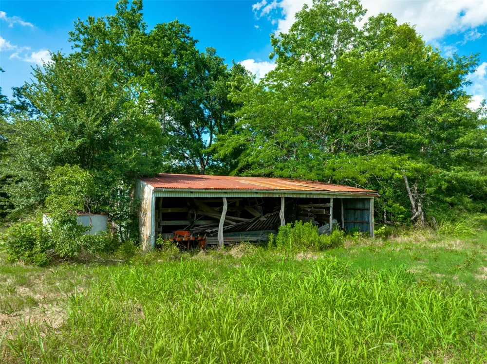 9253 US Highway 271 S Deport, TX 75435