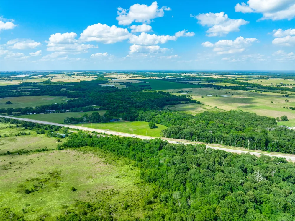 9253 US Highway 271 S Deport, TX 75435