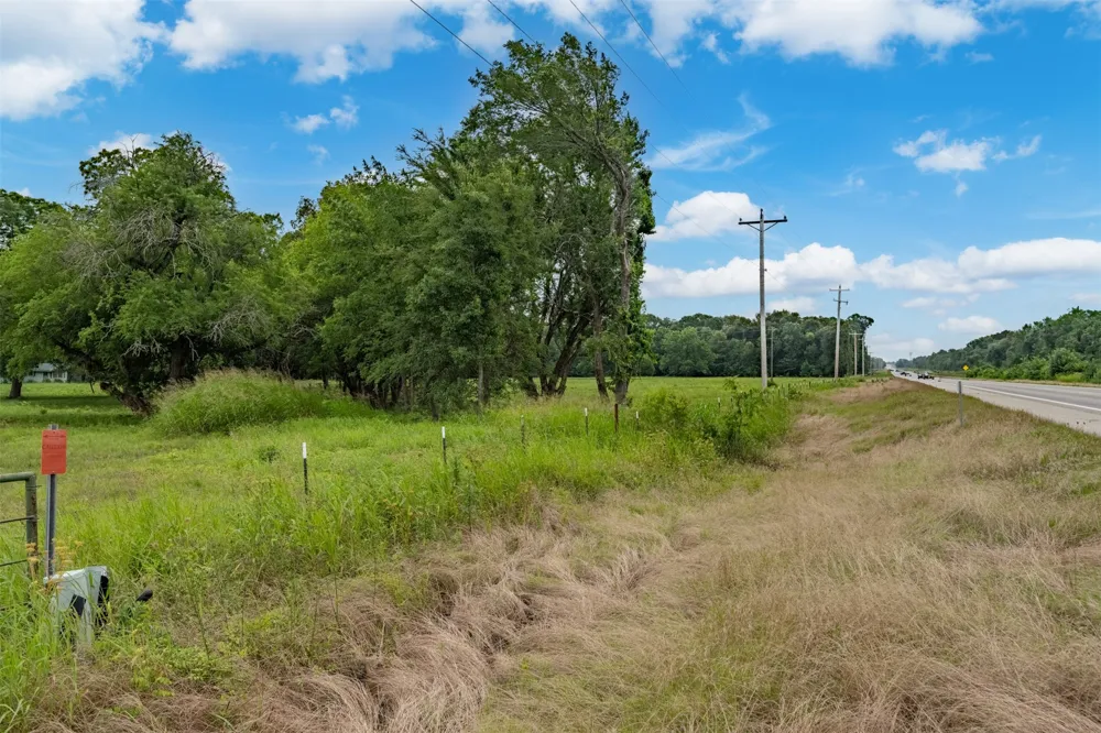 9253 US Highway 271 S Deport, TX 75435