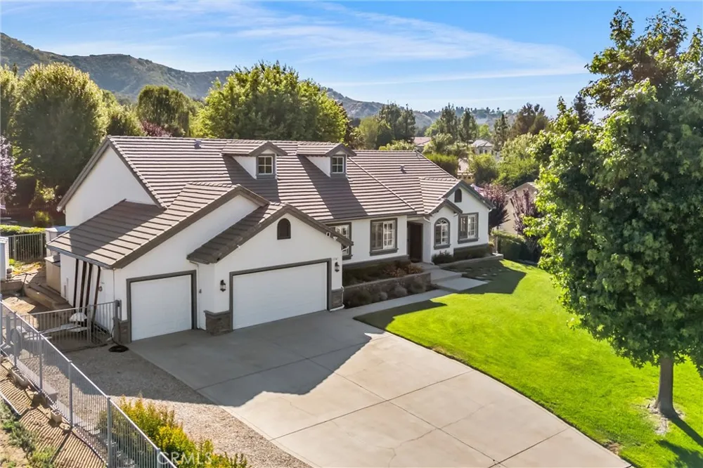13747 Meadow View Lane Yucaipa, CA 92399