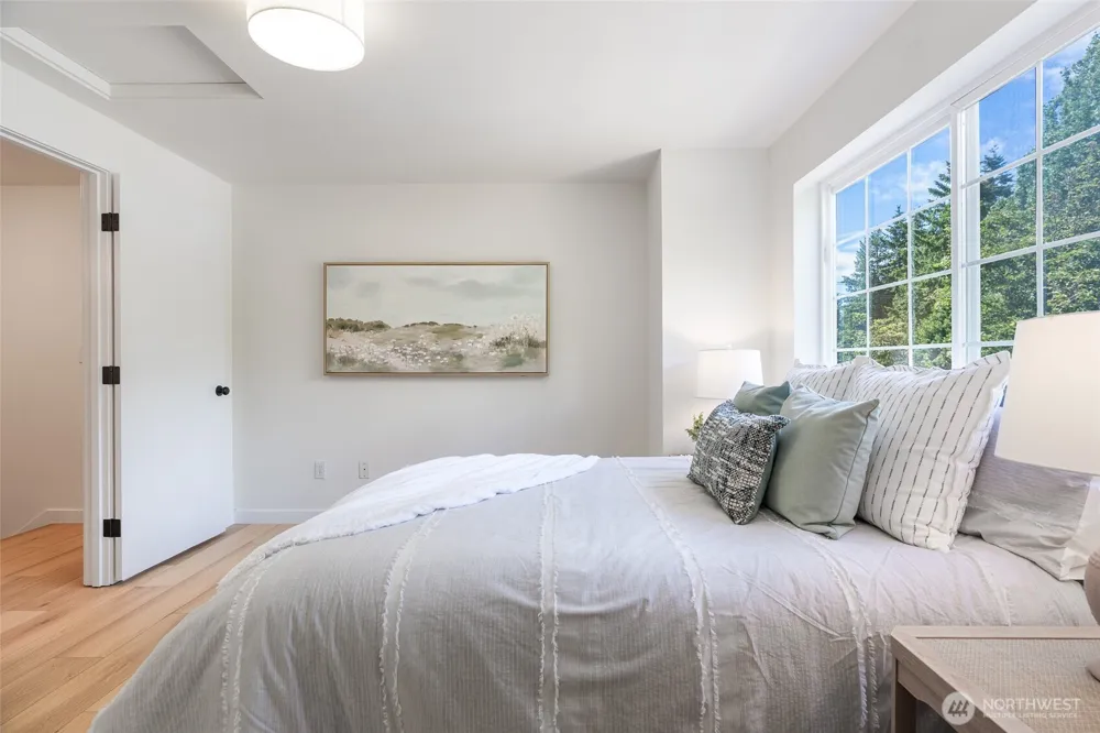 14534 12th Avenue NE Shoreline, WA 98155