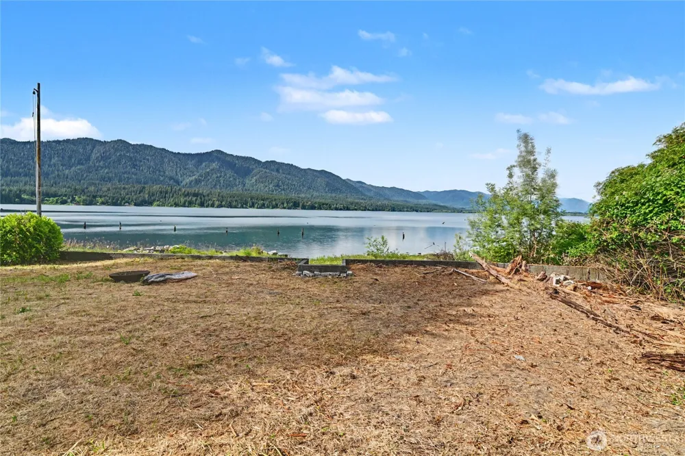 60 Lake Drive Amanda Park, WA 98526