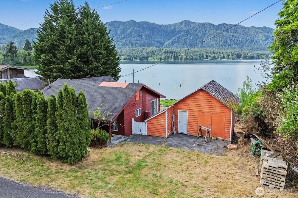 60 Lake Drive Amanda Park, WA 98526