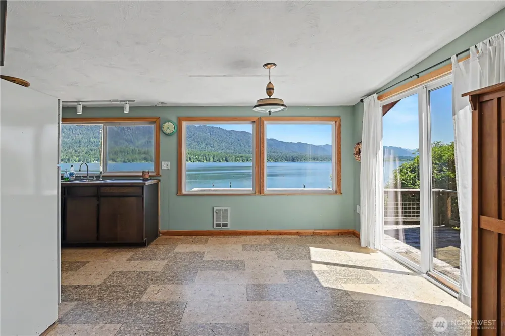 60 Lake Drive Amanda Park, WA 98526
