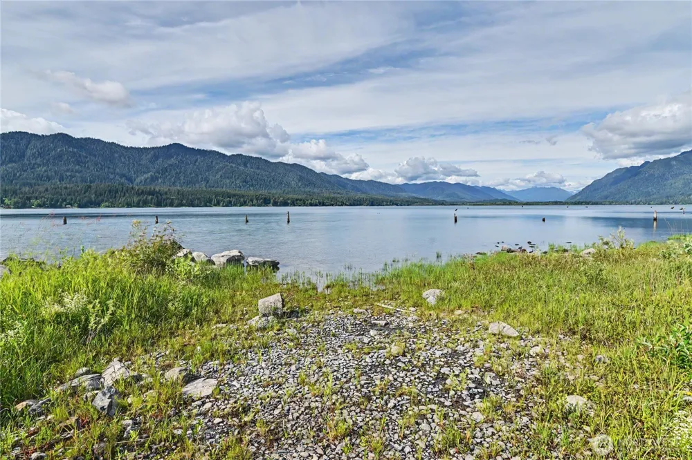 60 Lake Drive Amanda Park, WA 98526