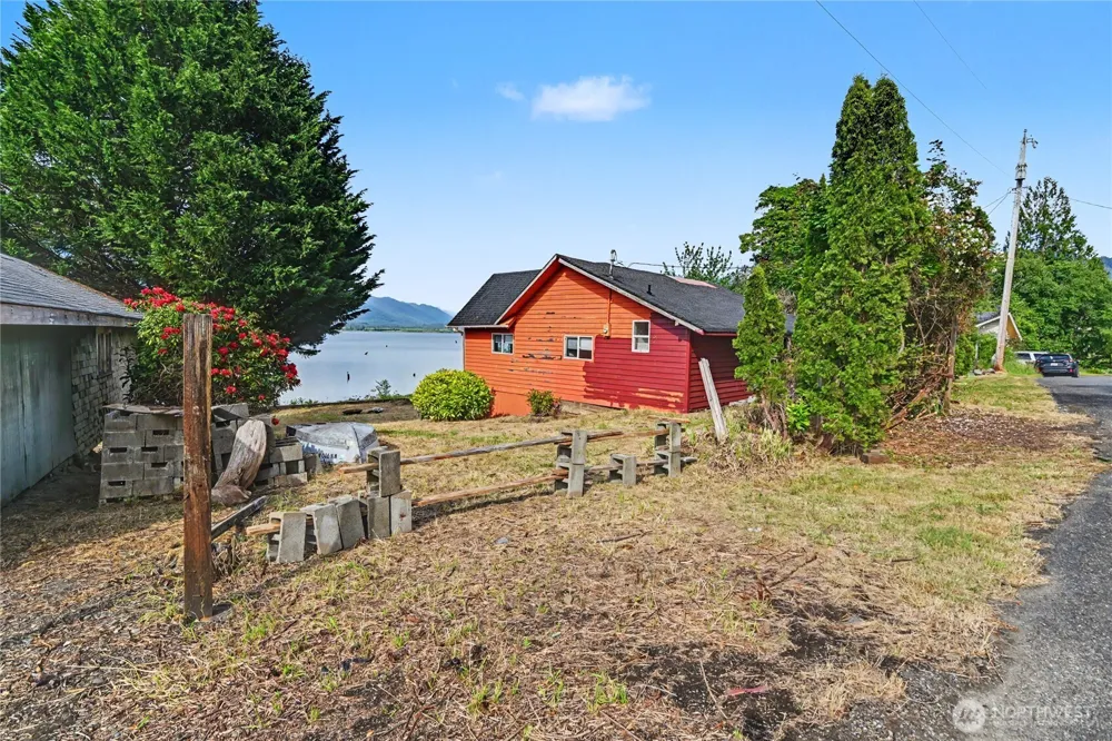 60 Lake Drive Amanda Park, WA 98526