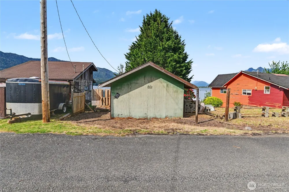 60 Lake Drive Amanda Park, WA 98526