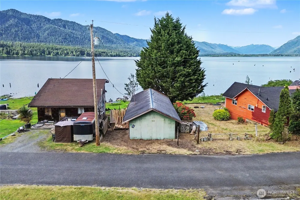 60 Lake Drive Amanda Park, WA 98526