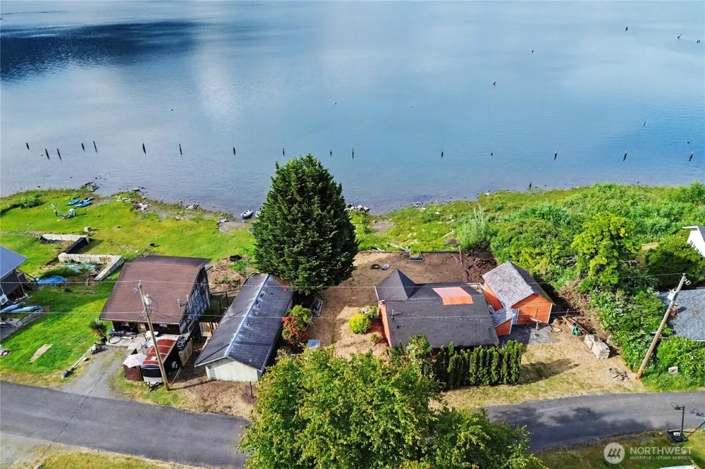 60 Lake Drive Amanda Park, WA 98526