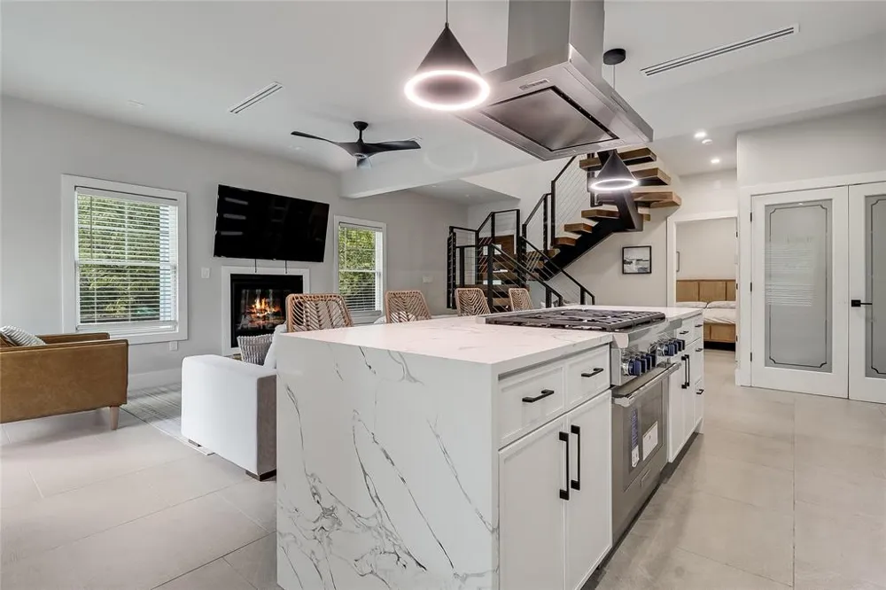 1111 W Annie Street Austin, TX 78704