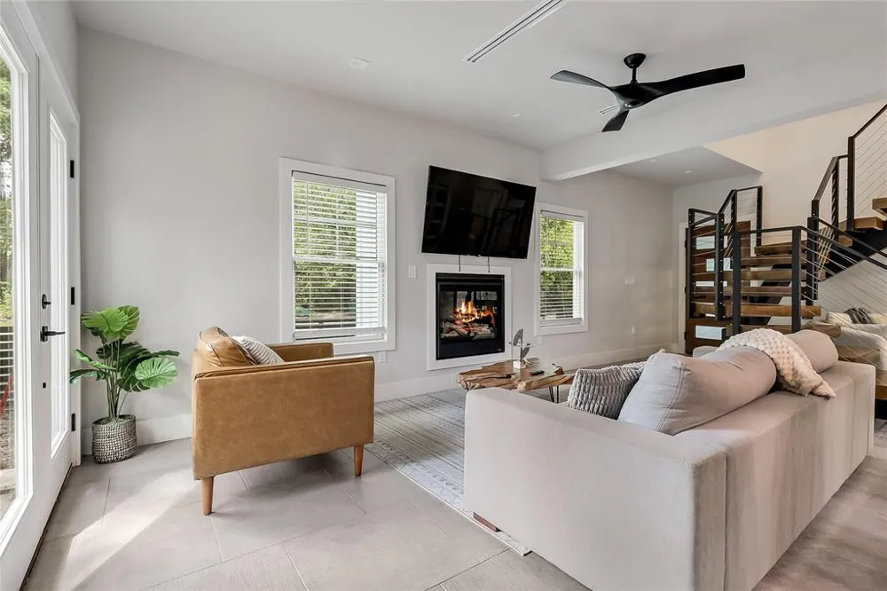 1111 W Annie Street Austin, TX 78704