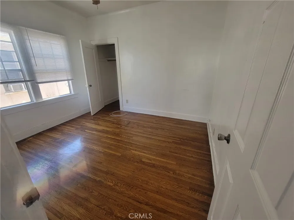 2930 W 11th Street Los Angeles, CA 90006