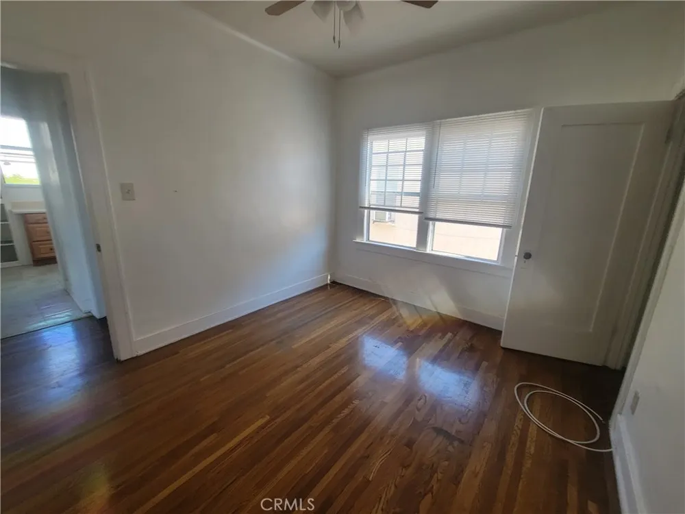 2930 W 11th Street Los Angeles, CA 90006