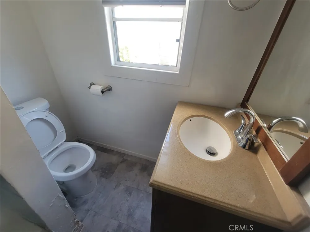 2930 W 11th Street Los Angeles, CA 90006