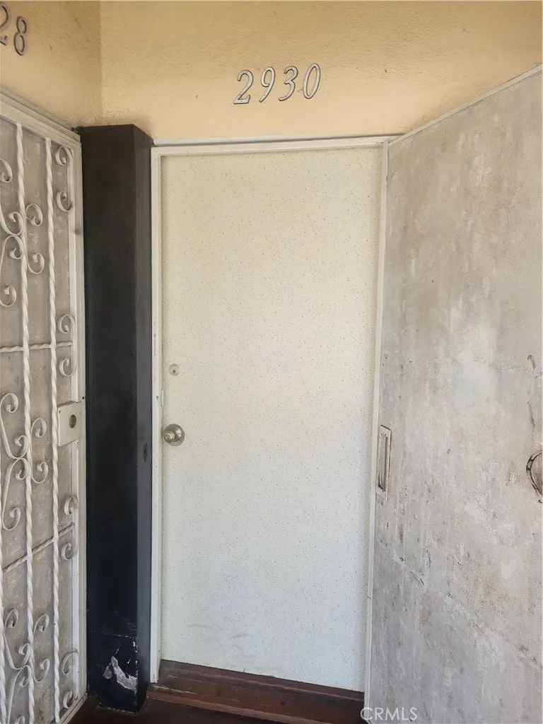 2930 W 11th Street Los Angeles, CA 90006