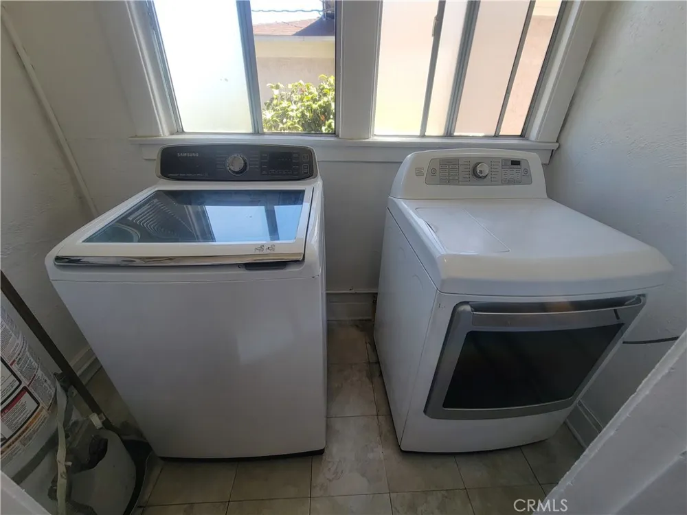2930 W 11th Street Los Angeles, CA 90006