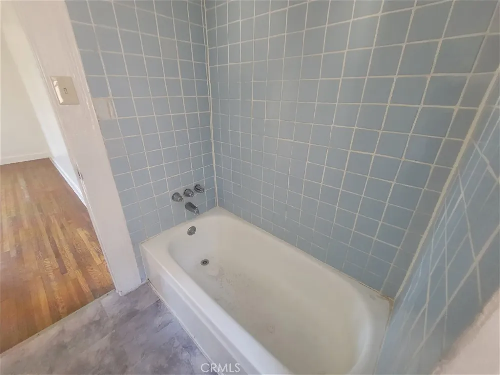 2930 W 11th Street Los Angeles, CA 90006