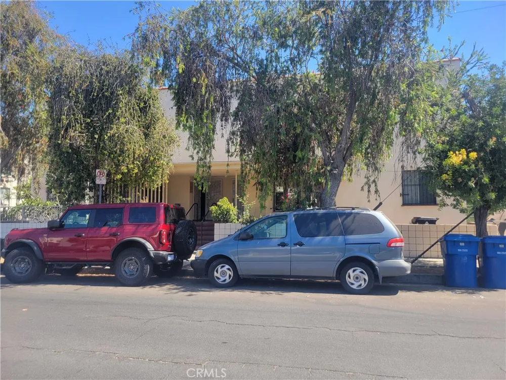 2930 W 11th Street Los Angeles, CA 90006