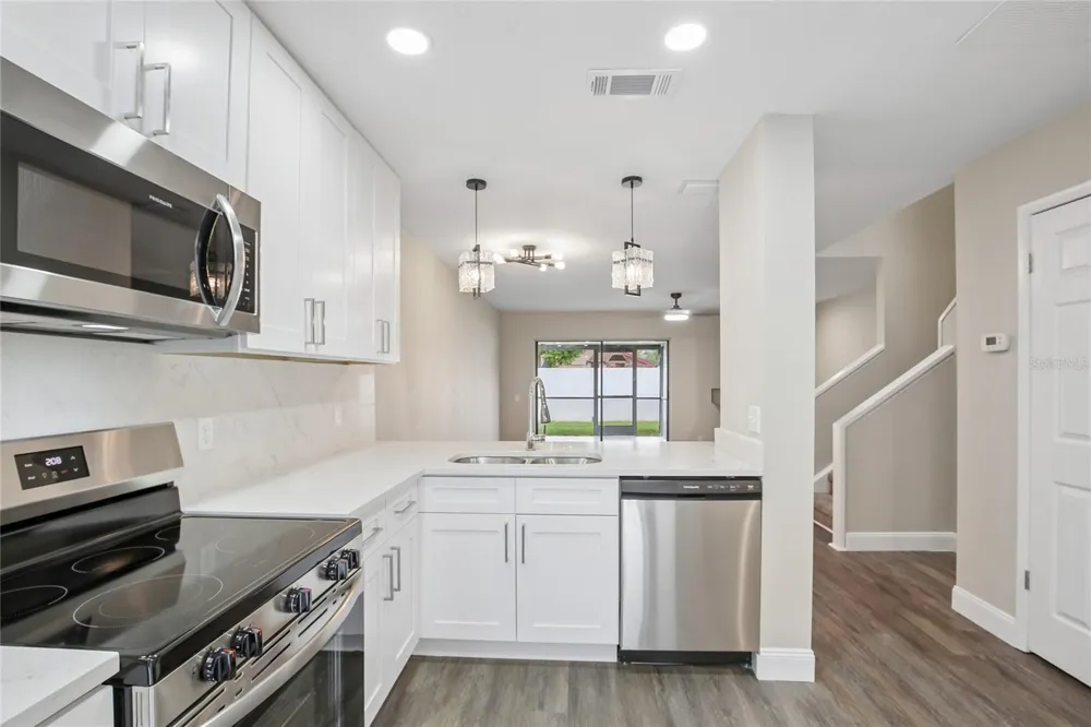 717 OAK PARK PLACE Brandon, FL 33511