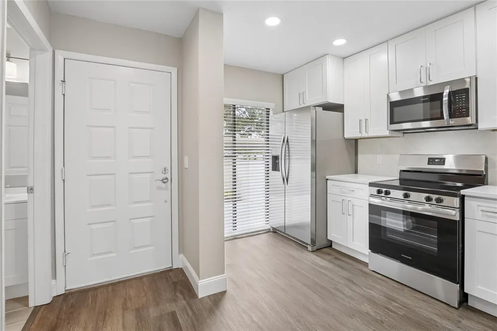 717 OAK PARK PLACE Brandon, FL 33511