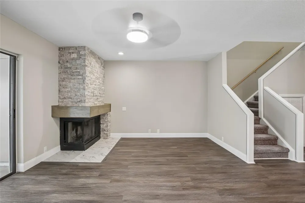 717 OAK PARK PLACE Brandon, FL 33511