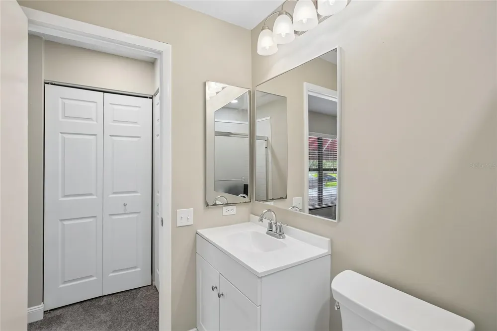 717 OAK PARK PLACE Brandon, FL 33511