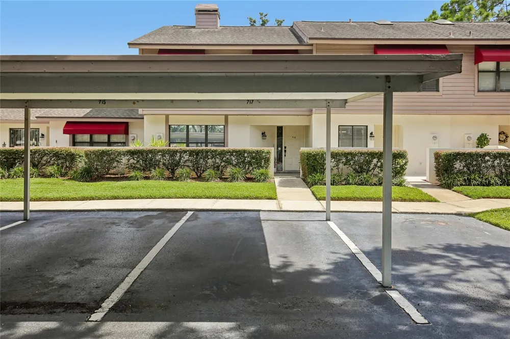 717 OAK PARK PLACE Brandon, FL 33511